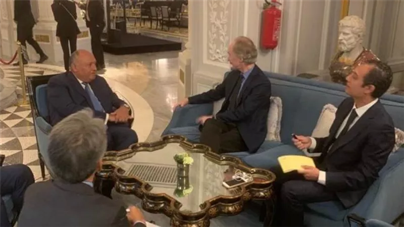 وزير الخارجية يؤكد ثوابت الموقف المصري حيال الأزمة في سوريا