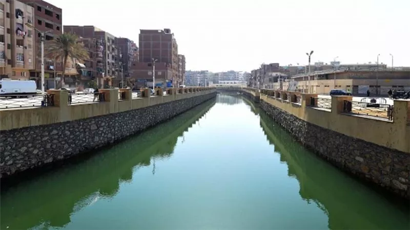 رئيس الوزراء يتفقد أعمال تنفيذ المرحلة الثانية لتطوير ترعة السويس بحى الجناين (صور)