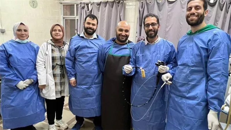 عاجل.. فريق طبي ينجح في استخراج هاتف محمول من معدة شاب بمستشفى الطوارىء الجامعى بطنطا