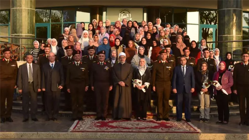 القوات المسلحة تنظم زيارة لوفد من جامعة الأزهر لمعامل إدارة الحرب الكيميائية