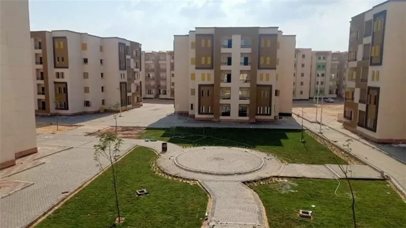 وزير الإسكان يتابع سير العمل بعددٍ من المشروعات الجارية بمدينة العاشر من رمضان
