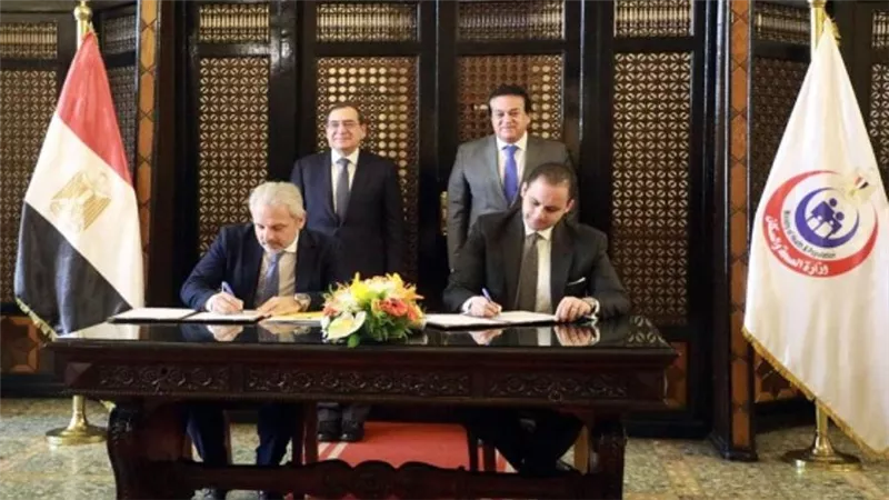 وزيرا الصحة والبترول يشهدان توقيع بروتوكول تعاون مع إيني الإيطالية في مجال تدريب الفرق الطبية (صور)