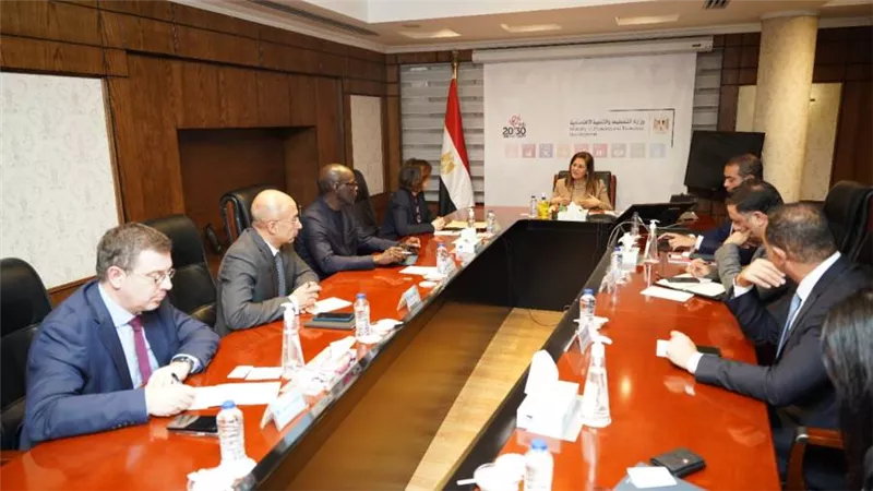 وزيرة التخطيط تبحث سبل التعاون مع مجموعة أورانج العالمية 