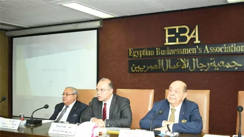 رئيس الرقابة المالية يبحث مع 