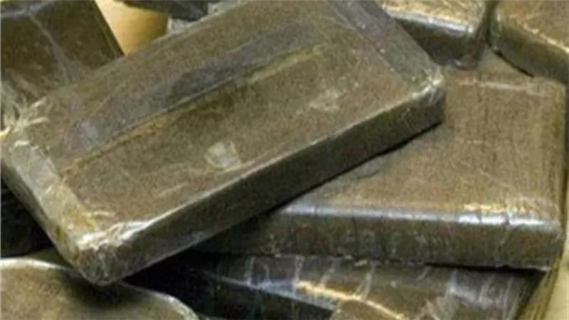 ضبط عاطل بحوزته 6 طرب «حشيش» داخل سيارته بأبو النمرس 