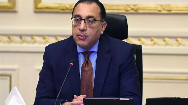 مدبولي يتابع موقف المشروعات التنموية والخدمية وتطوير المناطق العشوائية بمحافظتيْ الإسكندرية ومطروح