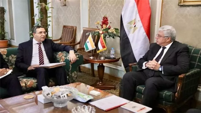 وزير التعليم العالي يبحث دعم التعاون العلمي والتكنولوجي المشترك مع الهند (صور)