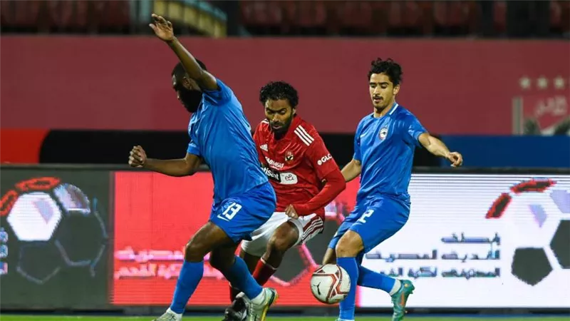 الشوط الأول.. فاركو يتعادل 1-1 مع الأهلي فى الدوري