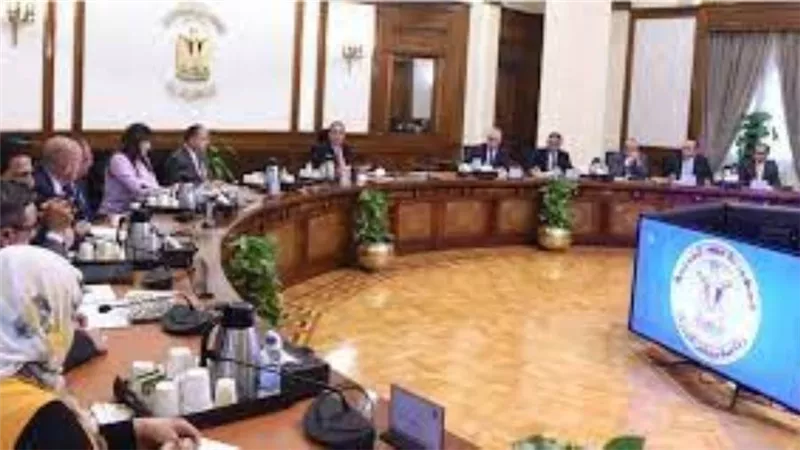 مصطفى مدبولي يوجه بتقليل بعثات خدمة الحجيج للحد الأدنى خلال الموسم المقبل