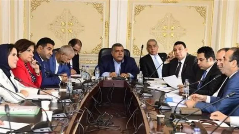 صناعة النواب تناقش أزمة شيكولاتة السرنجات.. وتوصي الحكومة بمواجهة مصانع بير السلم