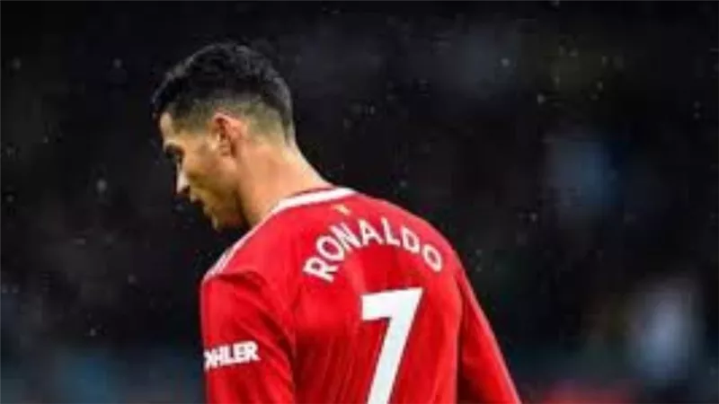 رئيس فرانكفورت الألماني يسخر من رونالدو بعد أنباء انضمامه للفريق