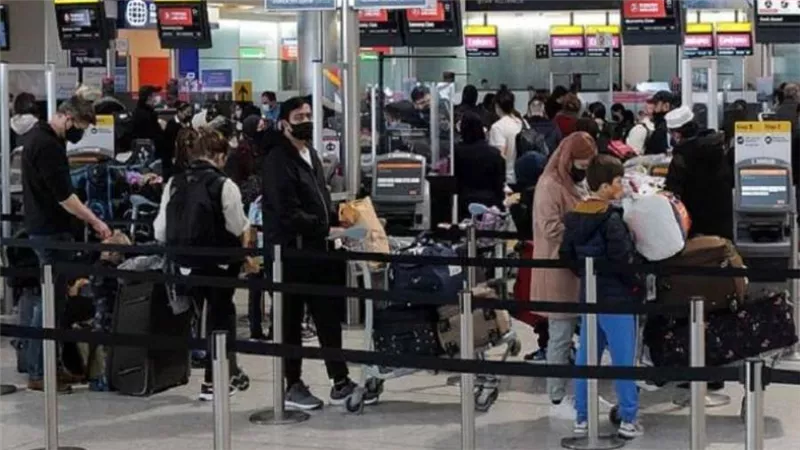 للمسافرين إلى لندن .. سلطات الجوازات في مطار هيثرو تضرب عن العمل