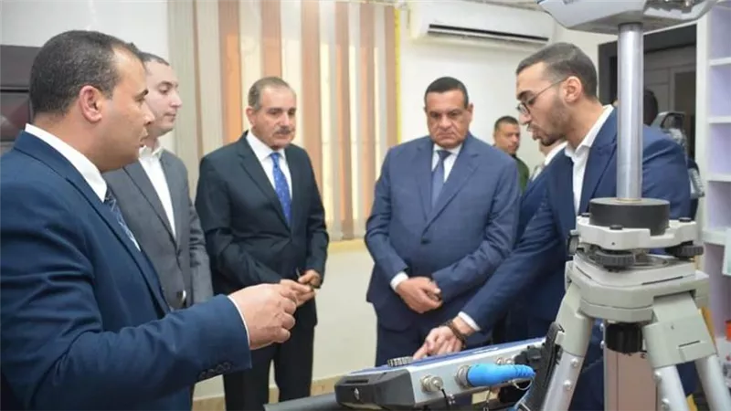 وزير التنمية المحلية ومحافظ كفر الشيخ يتفقدان مركز الجيومكانية بمقر المحافظة