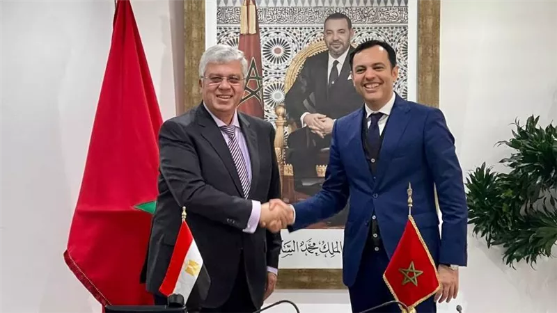 وزير التعليم العالي يلتقي وزير الإدماج الاقتصادي المغربي لبحث التعاون