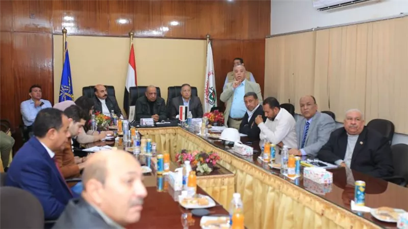 وزير قطاع الأعمال العام ومحافظ أسوان في جولة تفقدية بشركة كيما للأسمدة