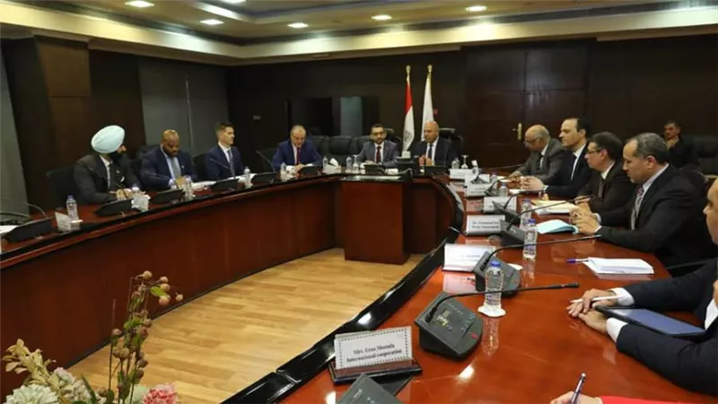 كامل الوزير يبحث مع نظيره الكندي التعاون المشترك في مجالات النقل المختلفة