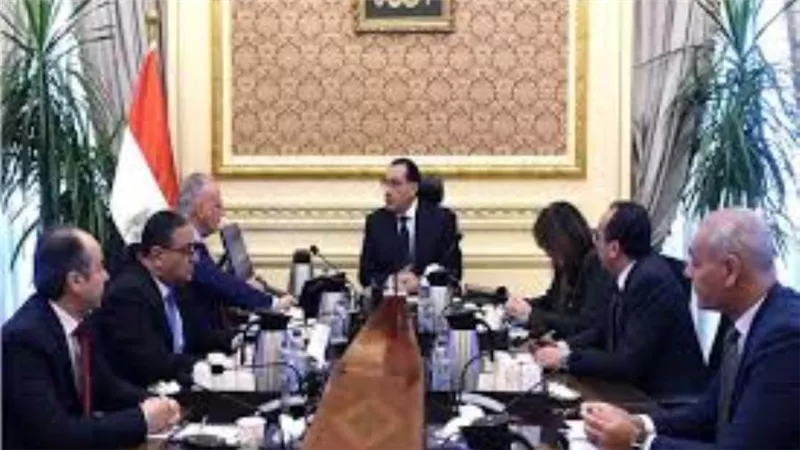 رئيس الوزراء: خطة تنفيذية متكاملة لتشغيل الآبار الجوفية بالطاقة الشمسية الفترة القادمة