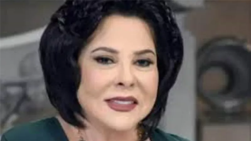 إسعاد يونس تجري عملية جراحية مفاجئة