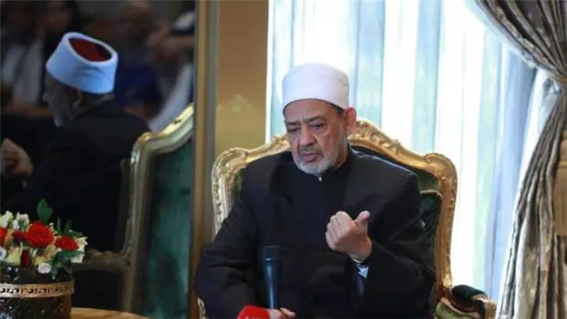 مرصد الأزهر: التفاعلات الغاضبة والساخرة على تهنئة شيخ الأزهر للأخوة المسيحيين يدل عن فهم خاطئ لنصوص الدين