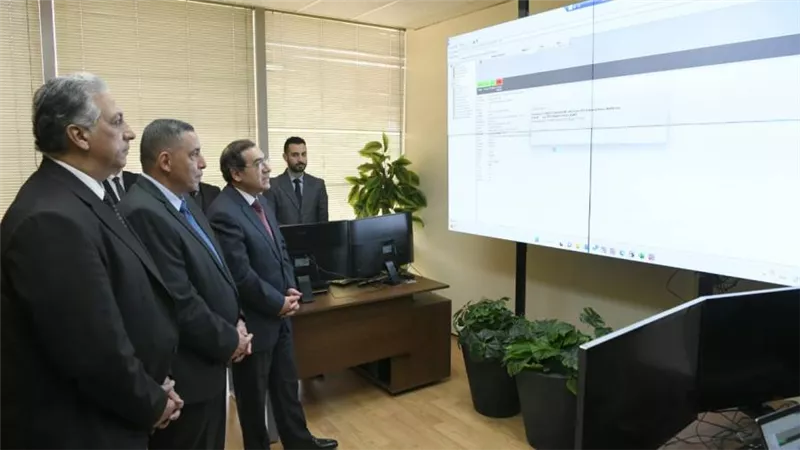 وزير البترول يدشن غرفة التحكم والمتابعة الآلية لمنظومة تكرير وتصنيع البترول