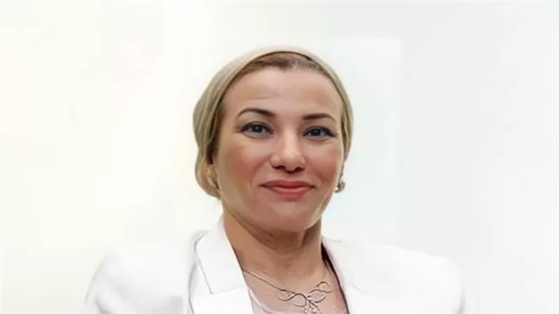وزيرة البيئة تستعرض تقريرا عن جهود الوزارة في تحسين جودة ونوعية الهواء لعام 2022