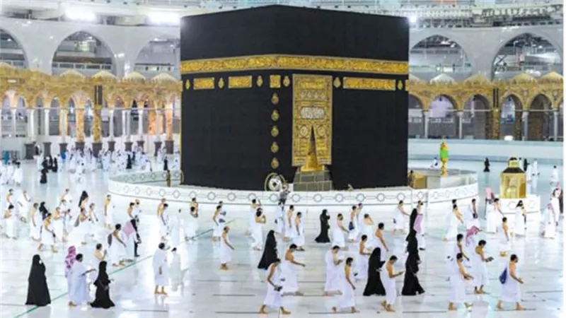 ارتباك في شركات السياحة بسبب طلبات الإلغاء والاعتذارات عن رحلات العمرة