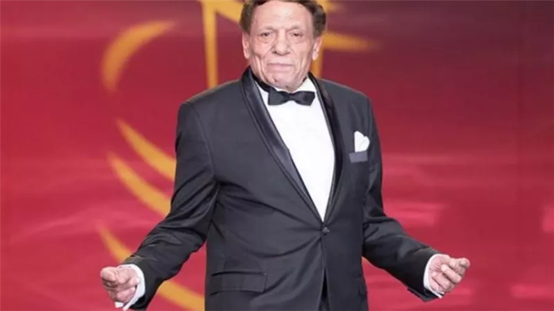 أشرف زكي يكشف عن تطورات الحالة الصحية للفنان عادل إمام