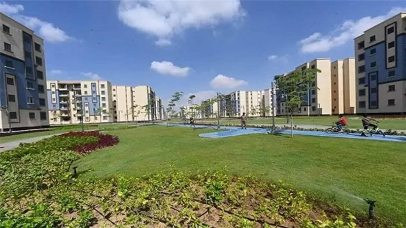 وزير الإسكان يتابع الموقف التنفيذي للمشروعات المختلفة الجاري تنفيذها بمدينة حدائق العاصمة (صور)