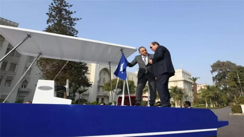 الرئيس السيسي يتابع جهود توطين صناعة مراكب الصيد في مصر (صور)