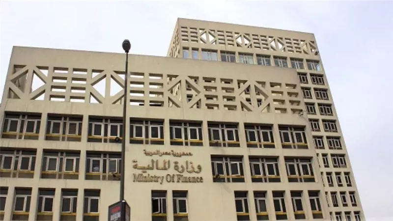 حقيقة تقليص المخصصات المالية لمرتبات العاملين بالدولة