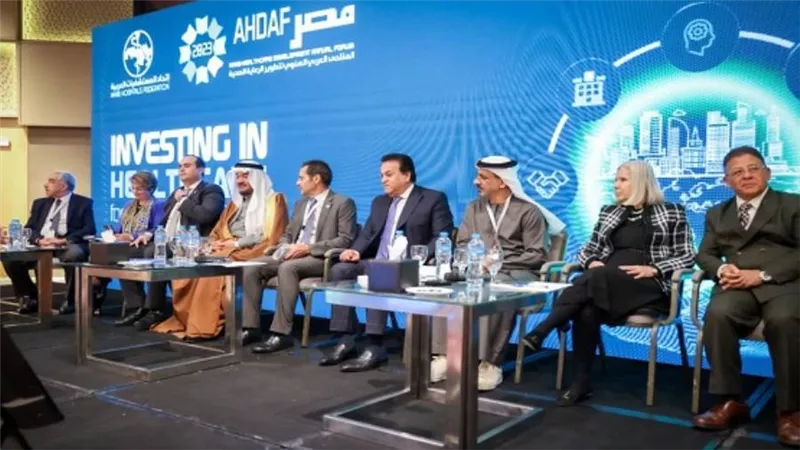 وزير الصحة: يؤكد أهمية الاستثمار بمجال تصنيع الأجهزة الطبية وتحقيق الإكتفاء الذاتي (صور)