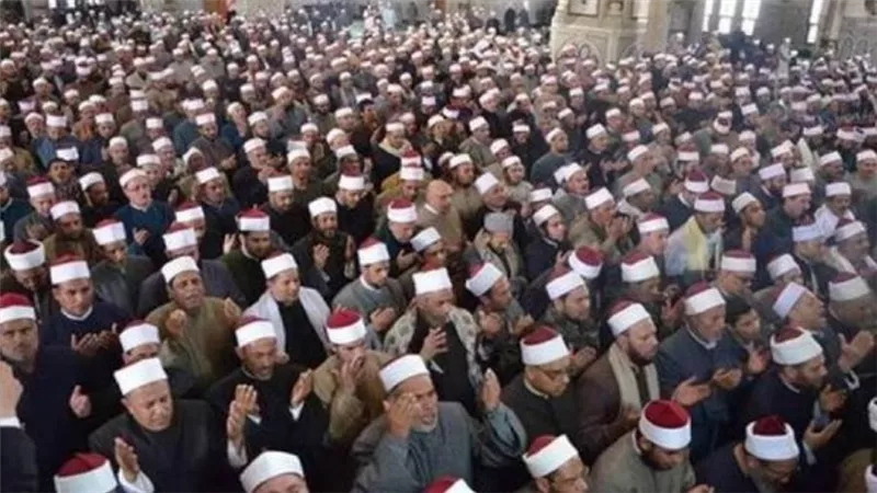 وزارة الأوقاف: توزيع 6 آلاف عمامة أزهرية للأئمة