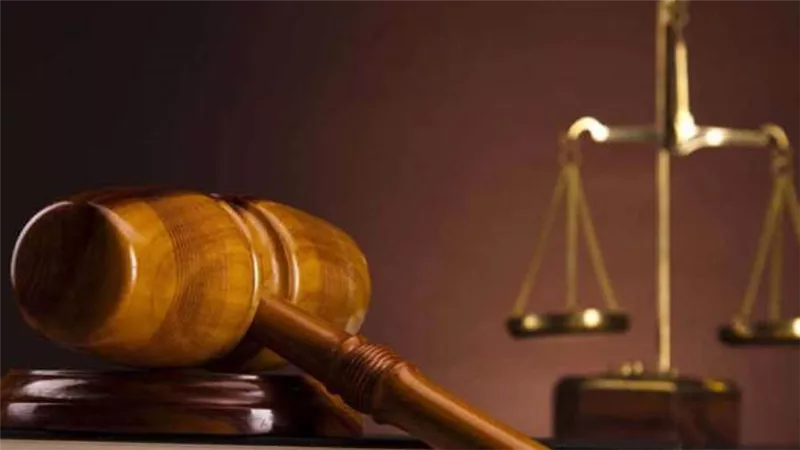  تأجيل محاكمة 11 متهمًا في 13 قضية مخالفة مبان