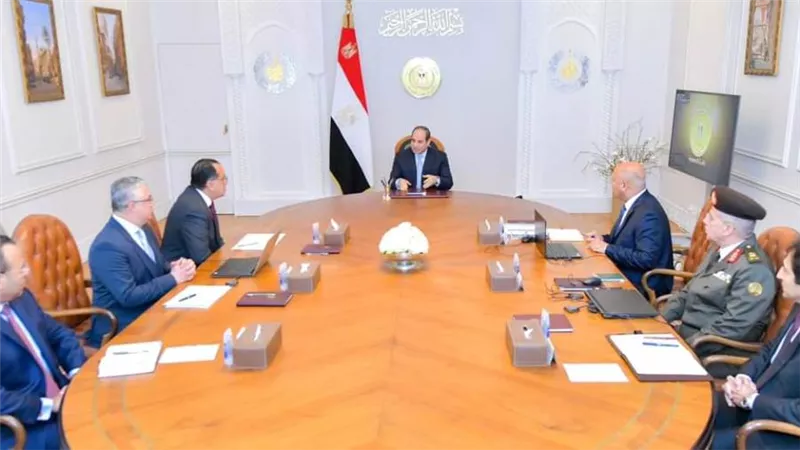 الرئيس السيسي يتابع مع الحكومة الموقف التنفيذي للمشروعات الاستثمارية بالمنطقة الاقتصادية بقناة السويس