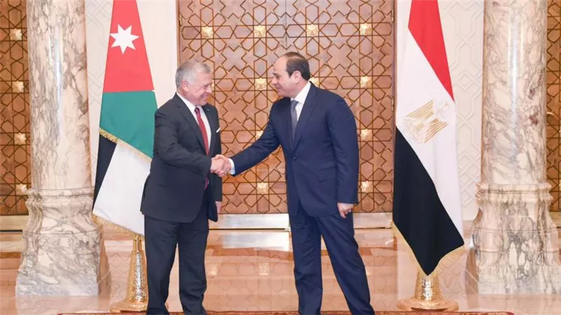السيسي والملك عبد الله يبحثان تعزيز العلاقات الاقتصادية والتجارية بين مصر والأردن