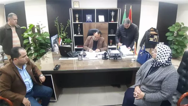 الإسكان: تسليم قطعة أرض بـ