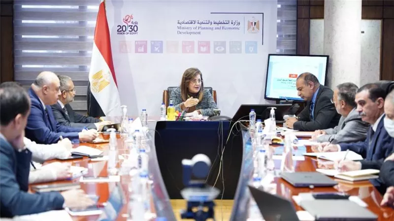 وزيرة التخطيط والتنمية الاقتصادية تعقد اجتماعًا لوضع ملامح خطة 23/2024 