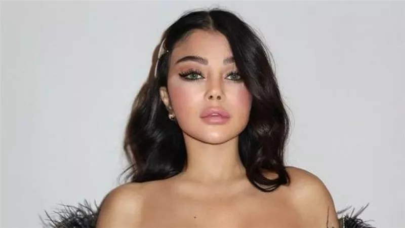 أحدث ظهور لـ هيفاء وهبي بفستان أسود جريء