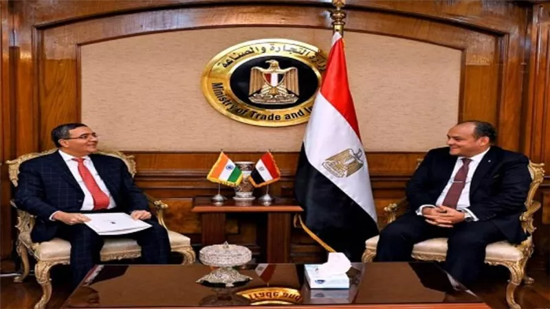وزير التجارة يبحث مع السفير الهندي بالقاهرة سبل تعزيز أوجه التعاون الاقتصادي (صور)