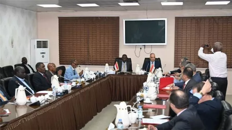 وزير الري يبحث مع نظيره السوداني التعاون في مجال مقاومة الحشائش المائية