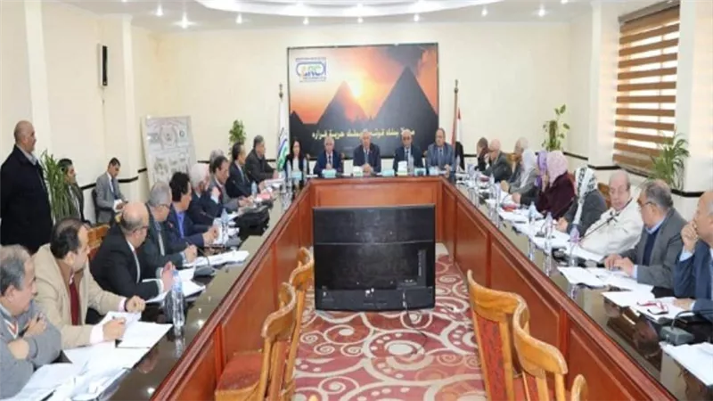 وزير الزراعة يترأس اجتماع لجنة المخصبات الزراعية (صور)