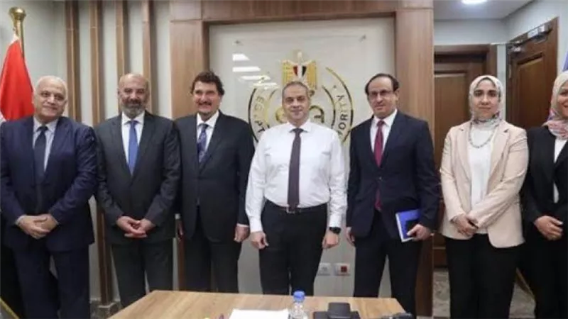 لمناقشة افتتاح مصنعها..مدير هيئة الدواء المصرية يستقبل رئيس شركة جمجوم فارما السعودية