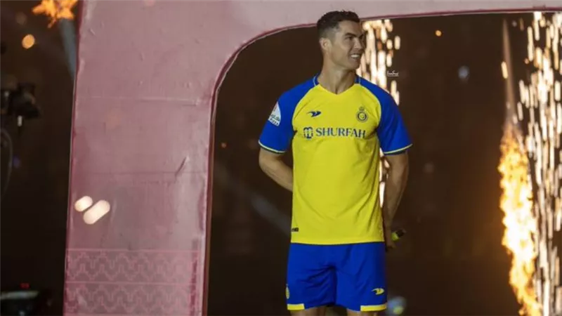 النصر يواجه أزمة محتملة في تسجيل رونالدو ضمن قائمته