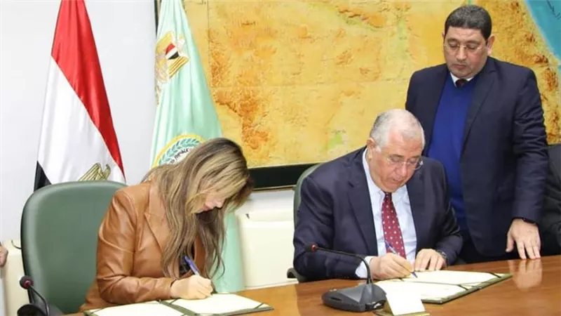وزارة الزراعة والتحالف الوطني للعمل الاهلي التنموي يوقعان برتوكول تعاون لدعم المزراعين والتنمية الريفية