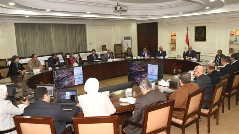 وزير الإسكان يتابع البرنامج الزمني للانتهاء من مختلف مكونات مشروع تطوير موقع التجلى الأعظم