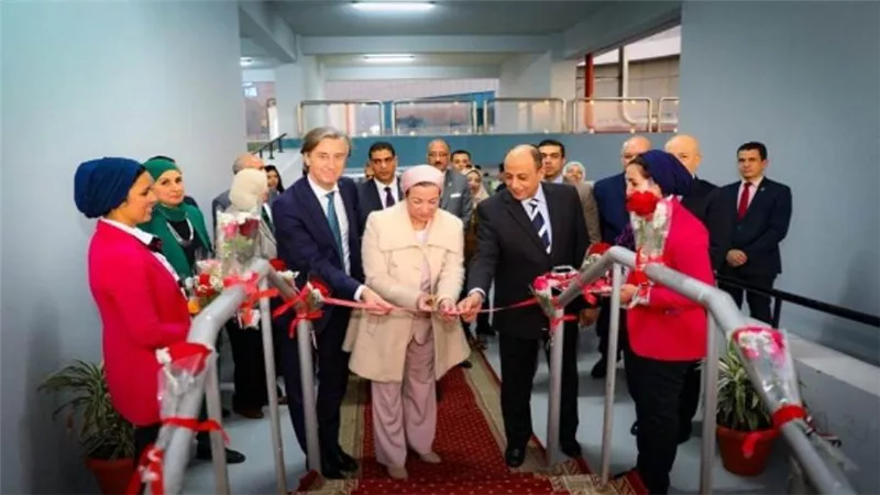 وزيرا الطيران والبيئة يفتتحان محطة جديدة للطاقة الشمسية بمطار القاهرة (صور)