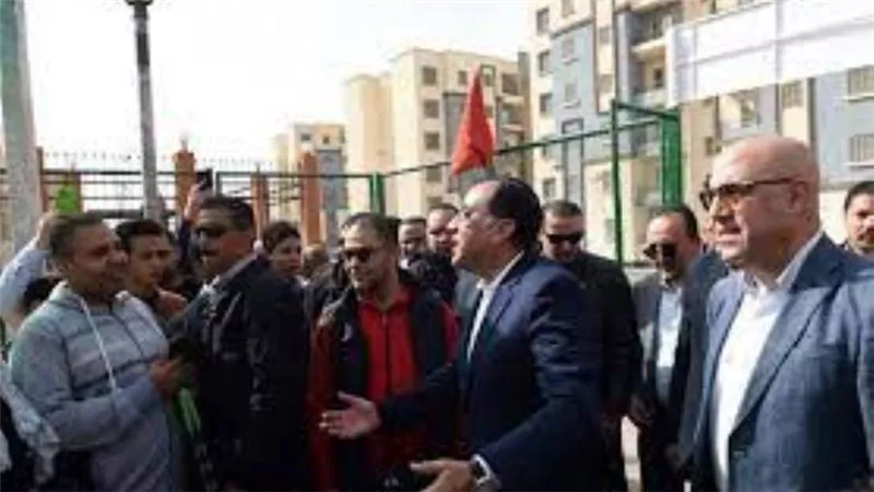 رئيس الوزراء يتفقد مشروعات حدائق العاصمة .. استكمال تنفيذ 30 ألف وحدة لمحدودي الدخل
