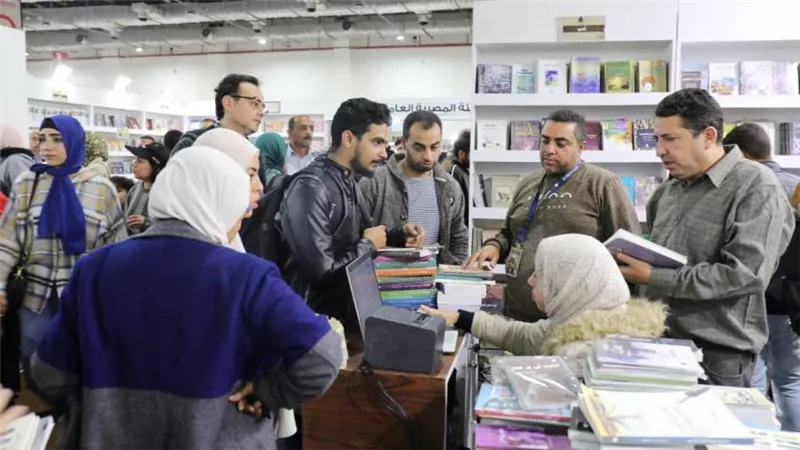  أكثر من 47 ألف نسخة مباعة من إصدارات الهيئة في أول  3 أيام من المعرض