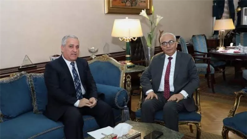 وزير التربية والتعليم ورئيس الهيئة الوطنية للصحافة يناقشان أوجه التعاون المشترك