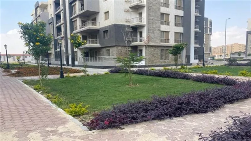 وزير الإسكان يتابع موقف مشروعات مدينة القاهرة الجديدة (صور)